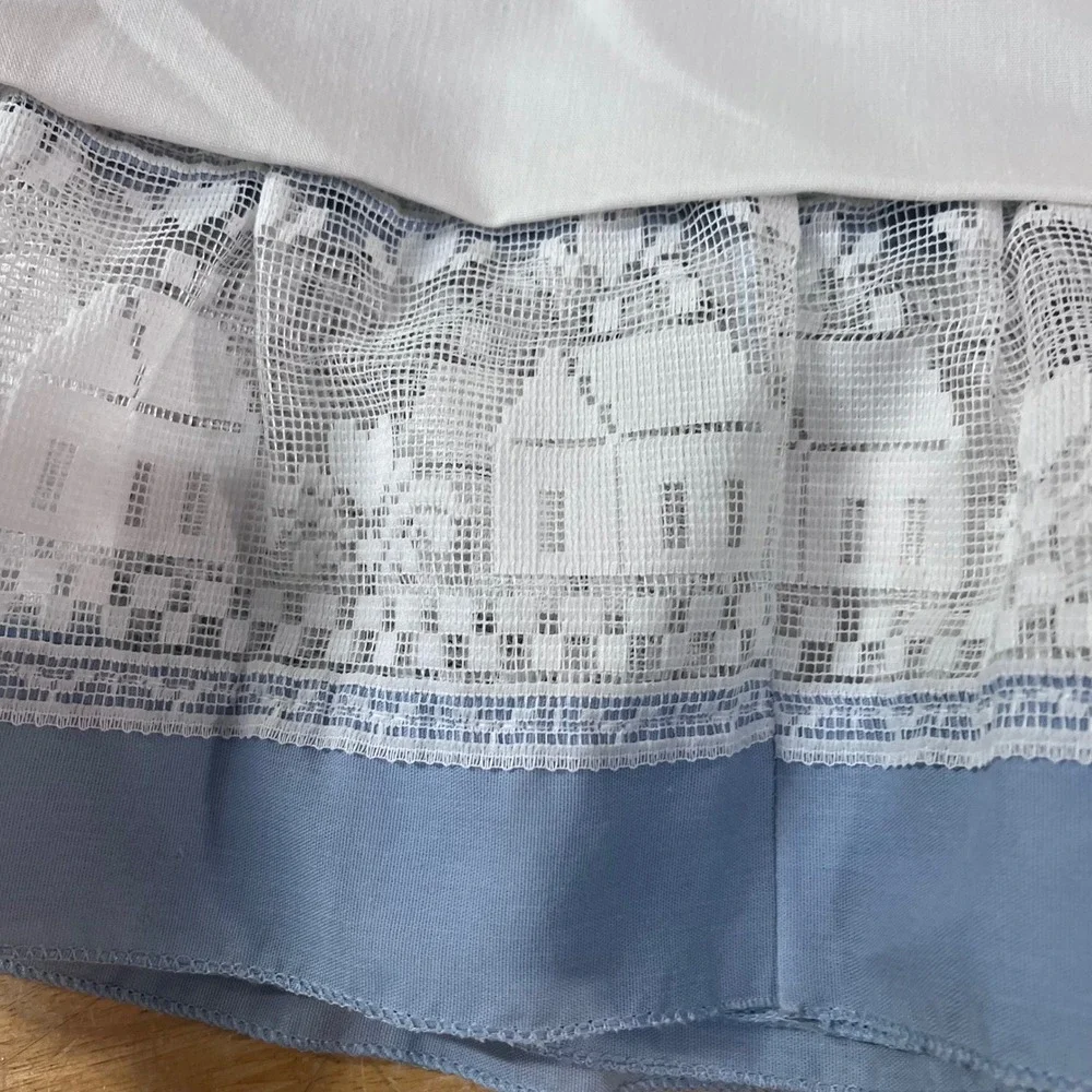 Vtg White Blue Cottage Lace Ruffle Window Valance 78x16 House Motif